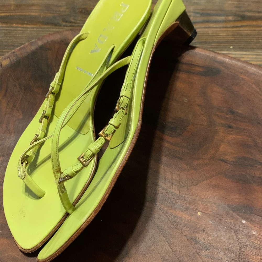 SOLD!  Sz 8.5  sweet vintage prada kitten heels - Picture 5 of 13